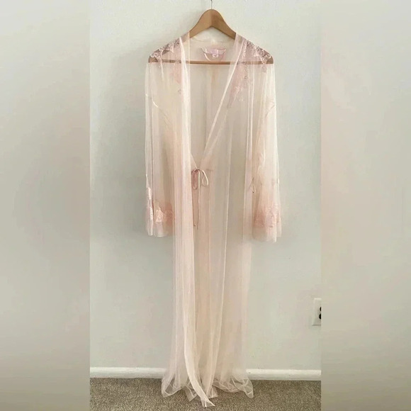 Victorias‎ Secret See Thru Soft Pink Tulle Lace Tunic Robe Romantic Sexy Women M